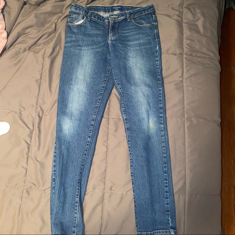 Arizona girl’s blue jeans